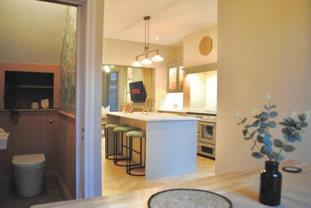 Cosy Renovated House In Warrington Βίλα Εξωτερικό φωτογραφία