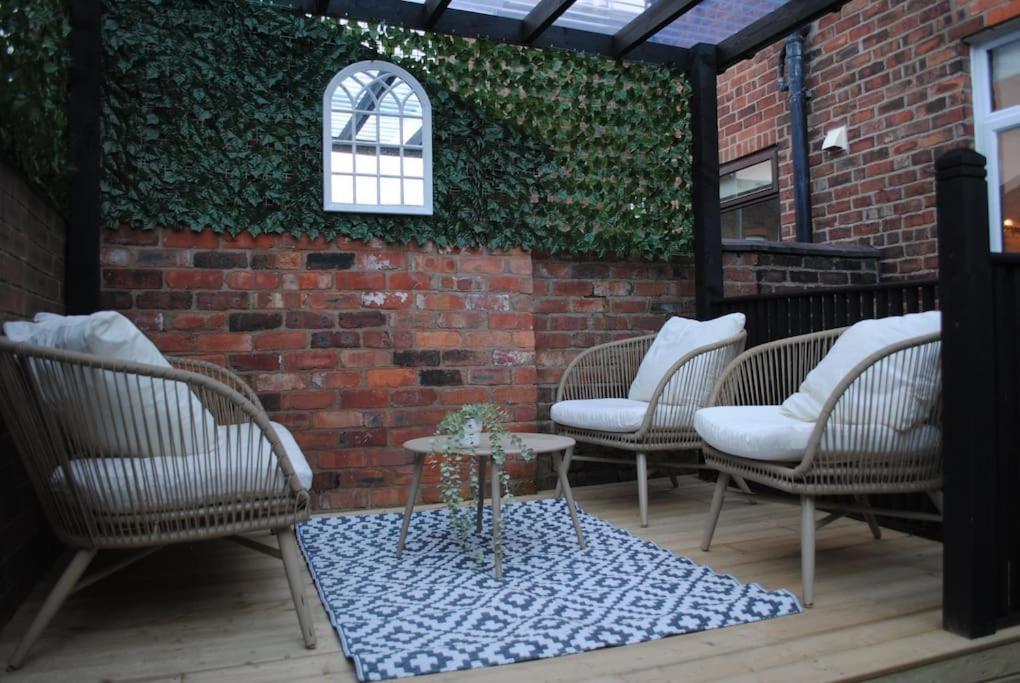 Cosy Renovated House In Warrington Βίλα Εξωτερικό φωτογραφία