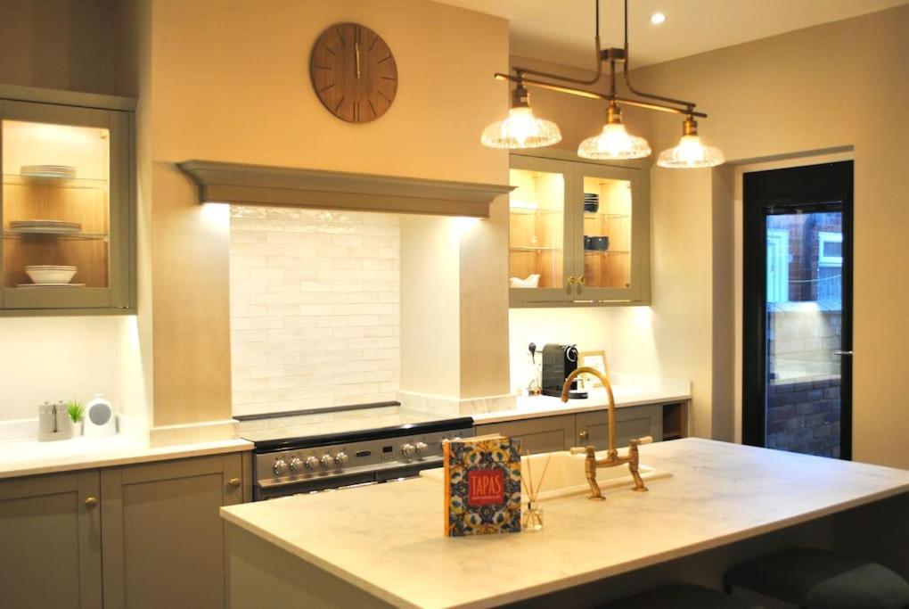 Cosy Renovated House In Warrington Βίλα Εξωτερικό φωτογραφία
