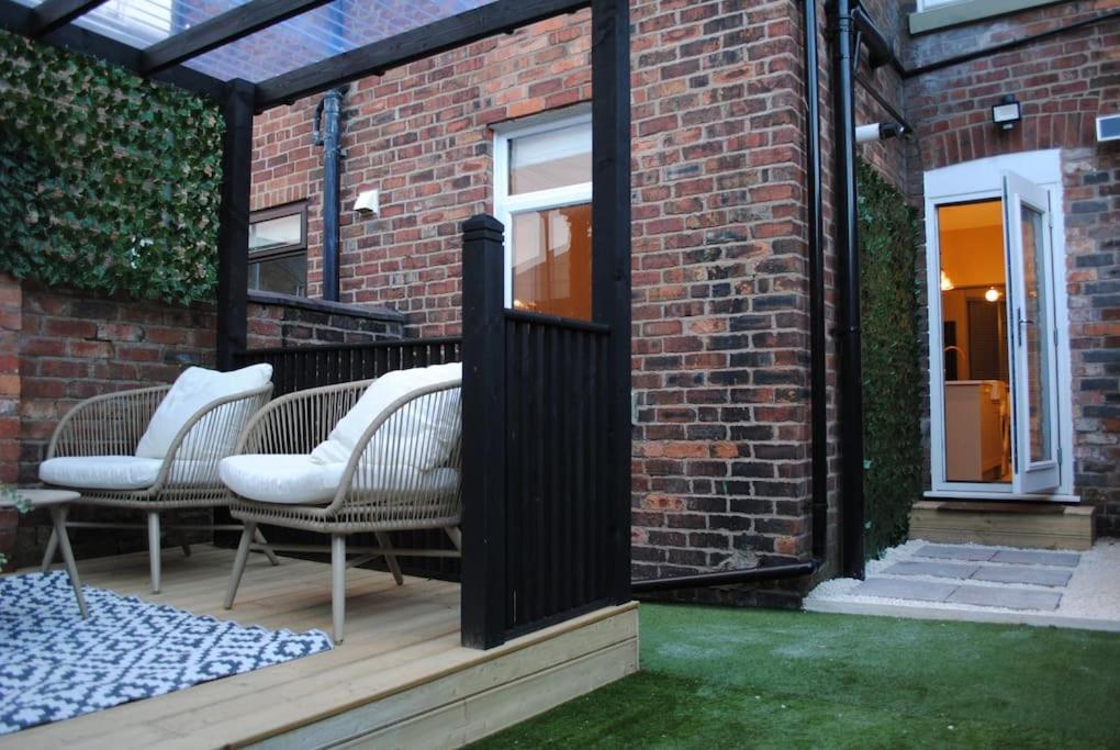 Cosy Renovated House In Warrington Βίλα Εξωτερικό φωτογραφία