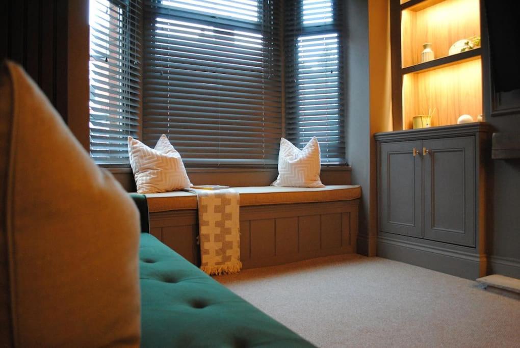 Cosy Renovated House In Warrington Βίλα Εξωτερικό φωτογραφία